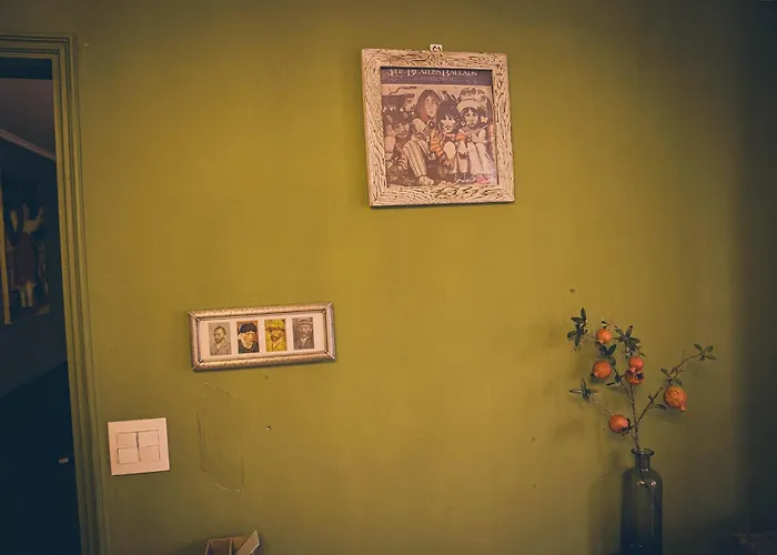 Where Past Meets Present On Antique Street Apartment Seoul
